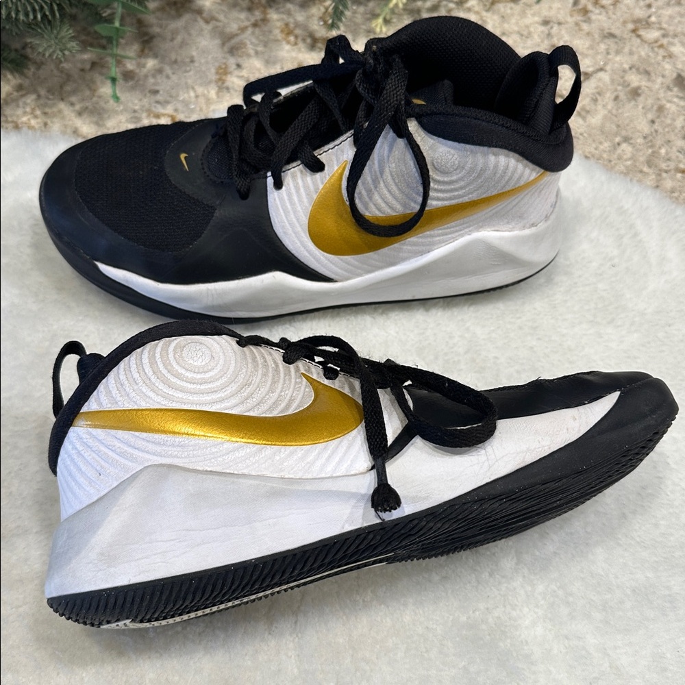 Nike boys shoes